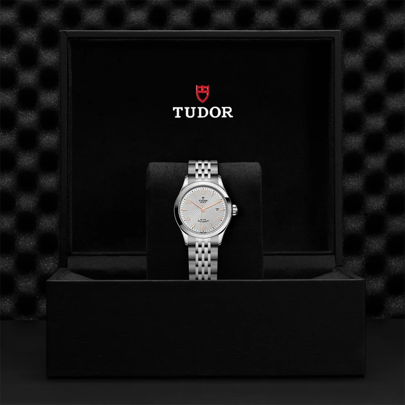 1926 28mm - Silver on Bracelet