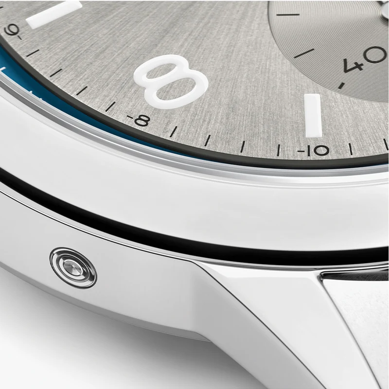 Club Sport Neomatik Worldtimer 40mm - Silver and Blue on Bracelet