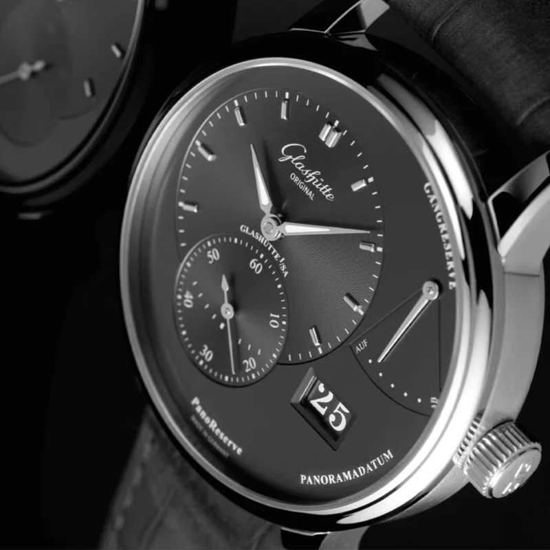 PanoReserve 40mm - Dark Grey on Leather Strap
