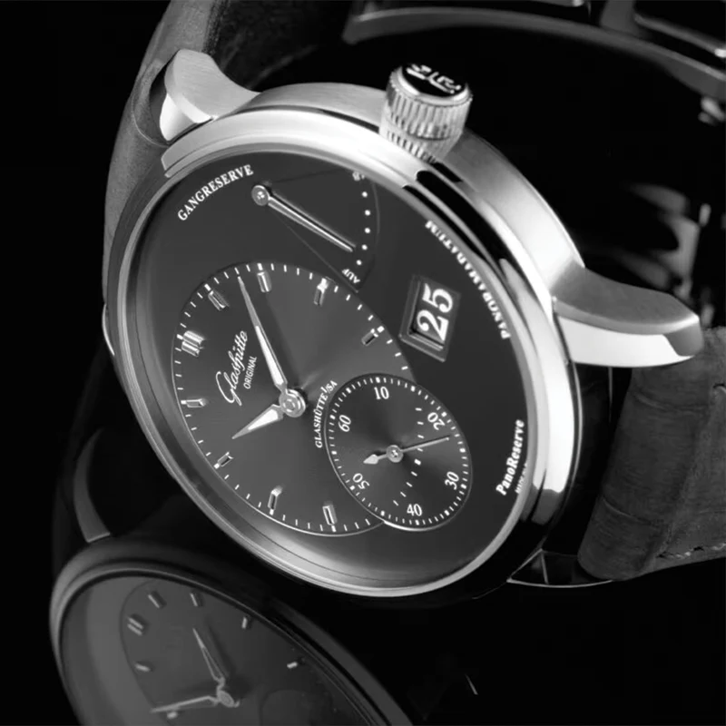 PanoReserve 40mm - Dark Grey on Leather Strap