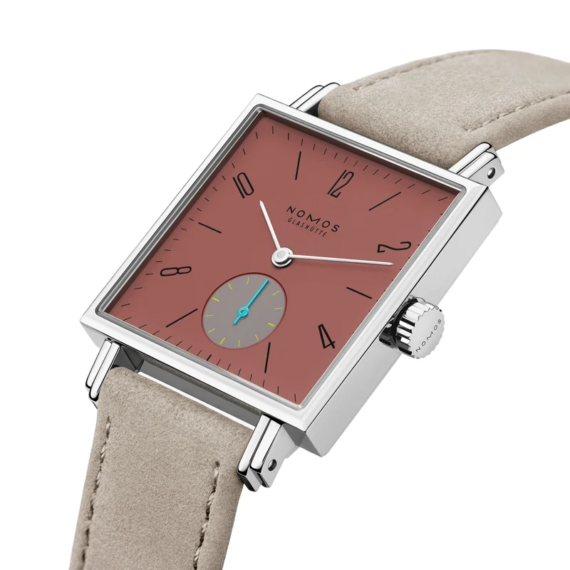 Tetra Terra Sapphire Back 29.5mm - Terracotta Red on Strap