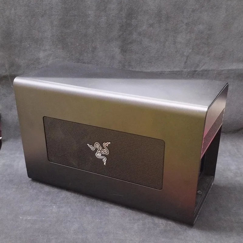 [SCHROTT] RAZER Externe GPU-Box Core X Chroma RC21-0143