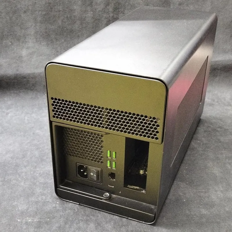 [SCHROTT] RAZER Externe GPU-Box Core X Chroma RC21-0143