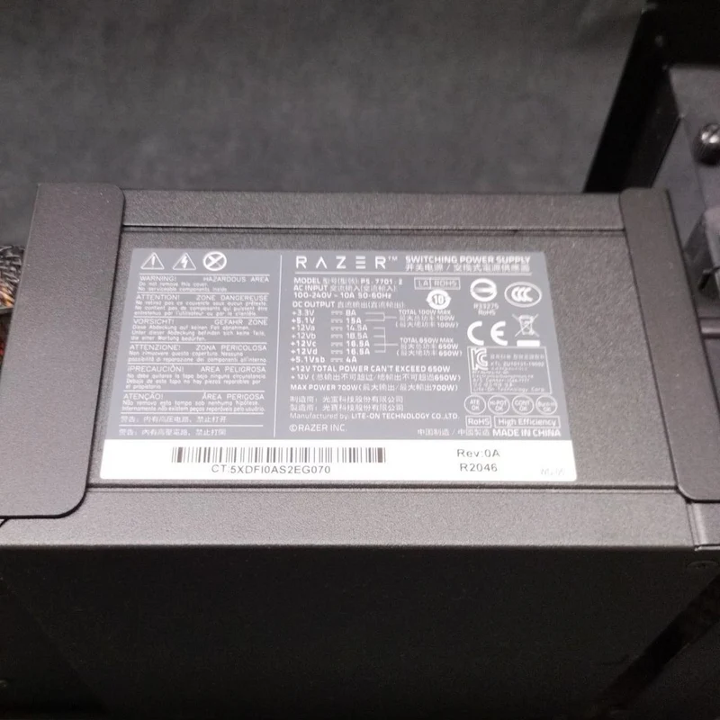 [SCHROTT] RAZER Externe GPU-Box Core X Chroma RC21-0143