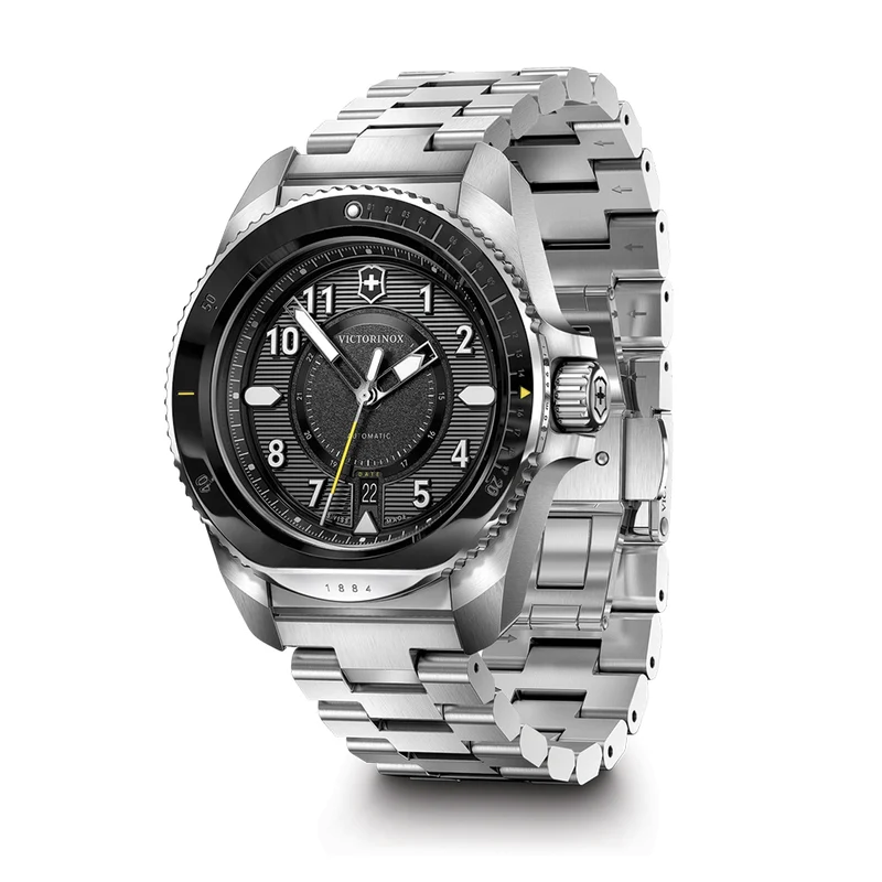 Journey 1884 43mm - Black on Bracelet