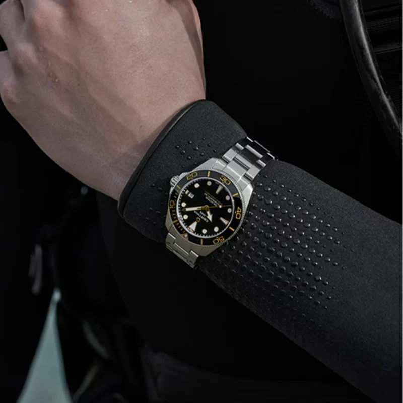 DS Action Diver "New DS Concept Extreme Shock Resistance" 40.5mm - Black on Bracelet