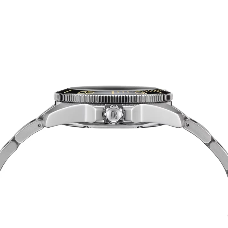 DS Action Diver "New DS Concept Extreme Shock Resistance" 40.5mm - Black on Bracelet