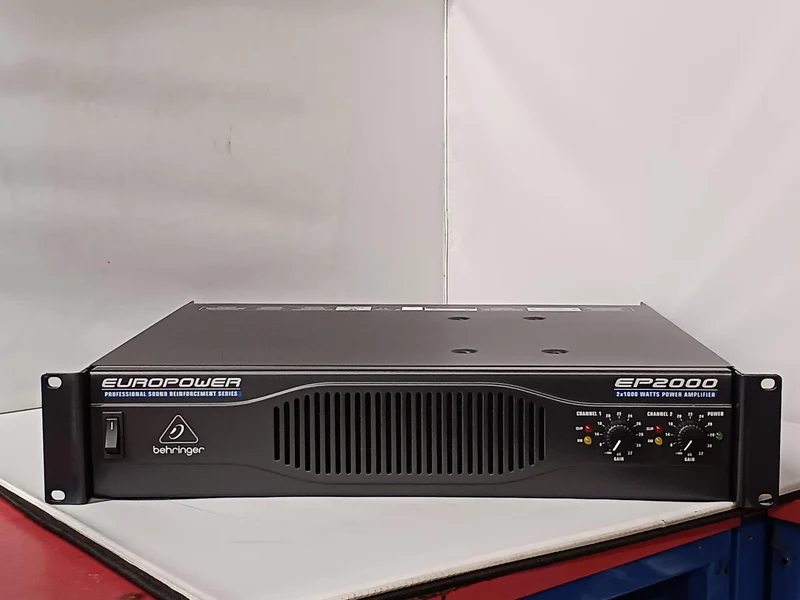 BEHRINGER Endstufe EP2000