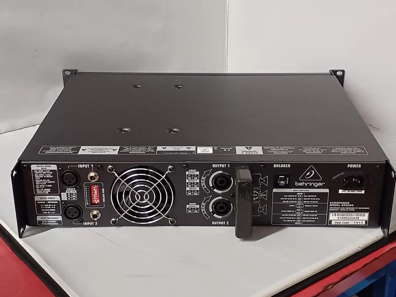 BEHRINGER Endstufe EP2000