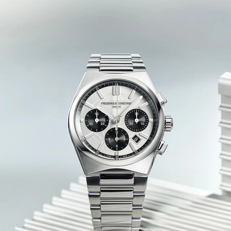 Highlife Chronograph Automatic 41mm - White on Bracelet