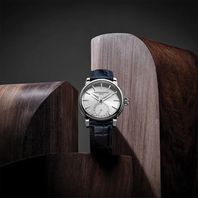 Manufacture Classic Date Automatic 40mm - Silver on Leather Strap