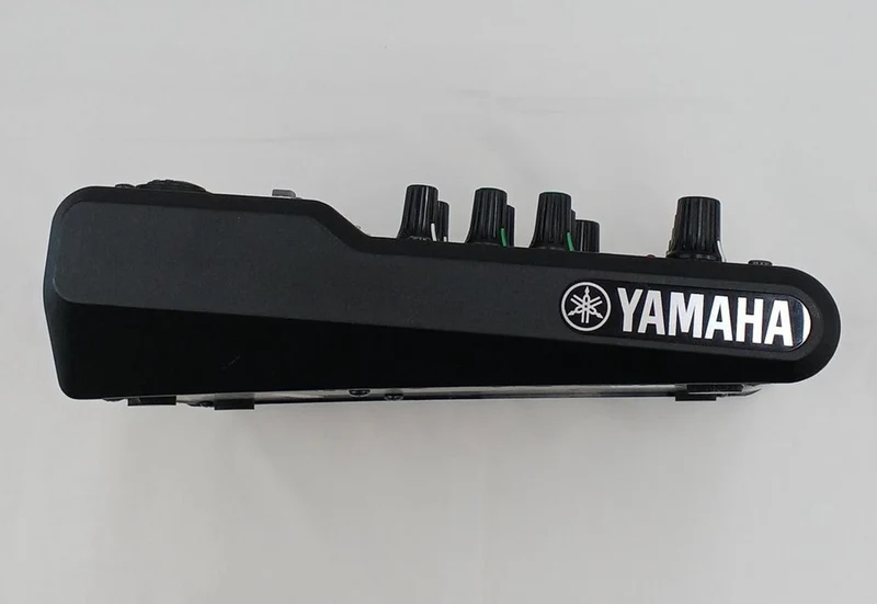 YAMAHA Mixer MG06