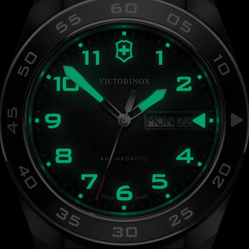 Swiss Army Quartz 42mm - Black on Black Leather Strap