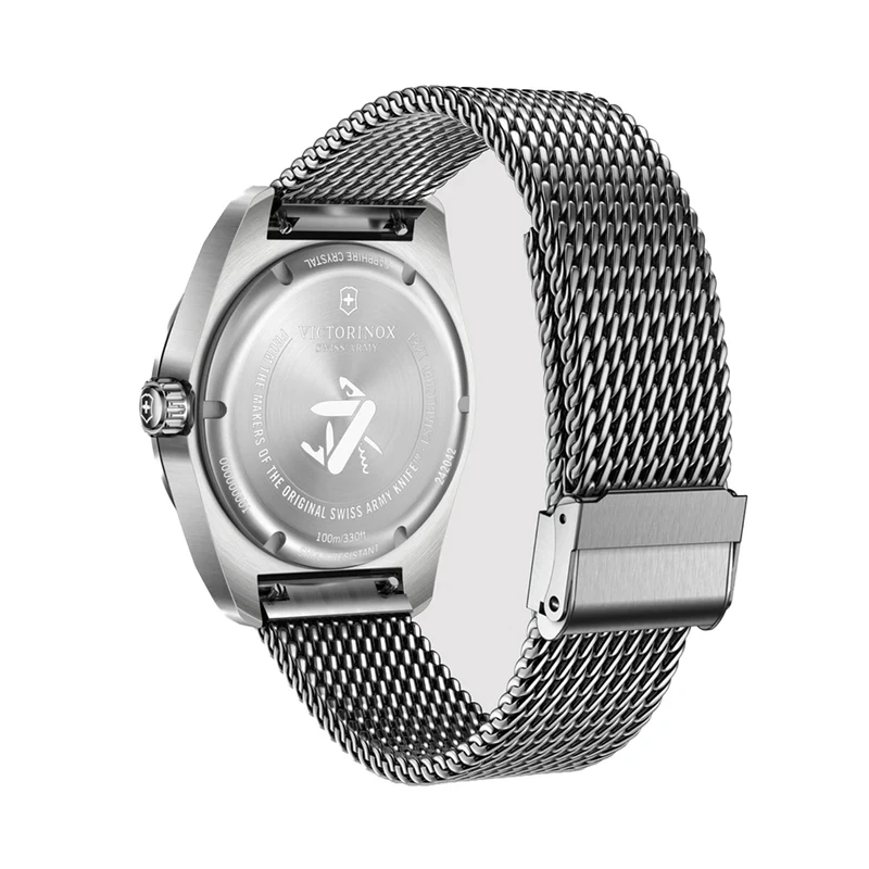 Swiss Army Quartz 42mm - Blue on Bracelet