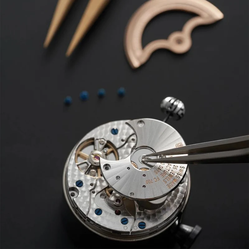 Manufacture Classic Moonphase Date Automatic 40mm - Silver on Leather Strap
