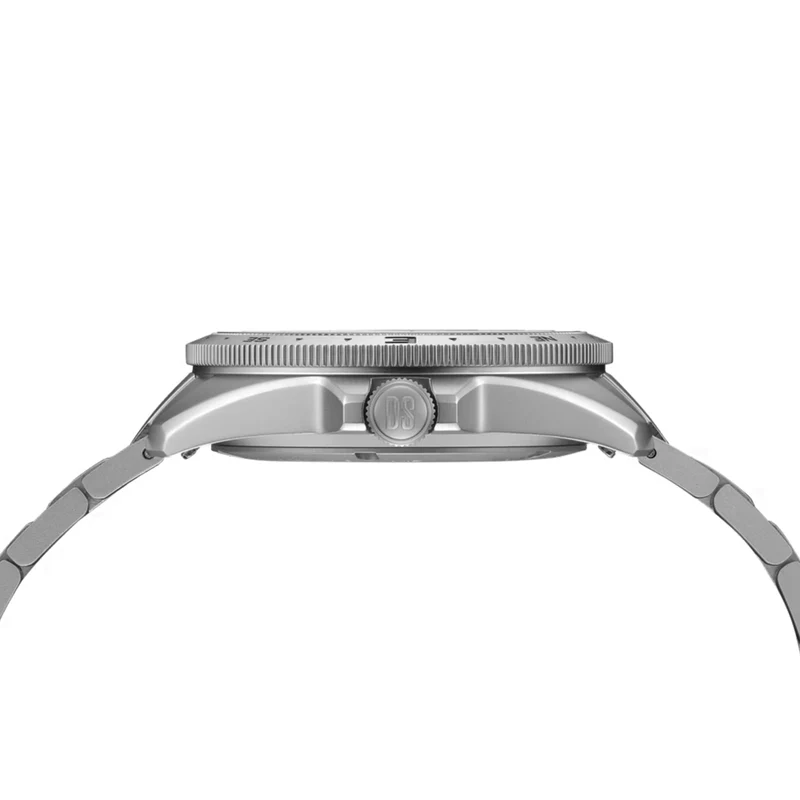DS-X “New DS Concept Extreme Shock Resistance” GMT Quartz 41mm - Grey w/ Green Bezel on Bracelet