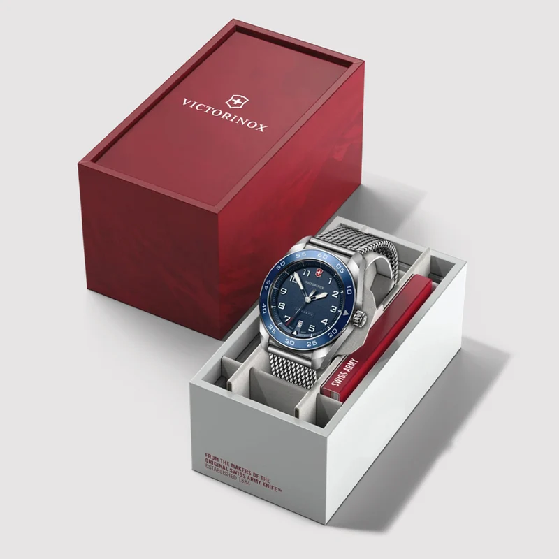 Swiss Army Automatic 42mm - Blue on Bracelet