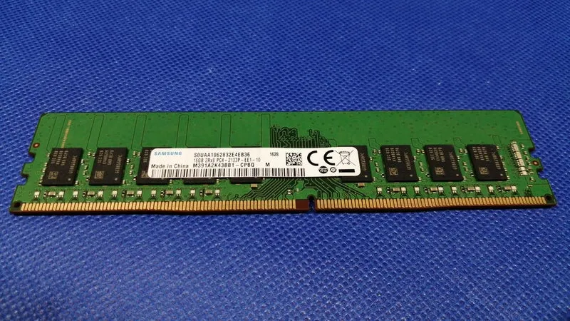 SAMSUNG DDR4 Desktop-RAM 16GB x1 M391A2K43BB1-CPBQ