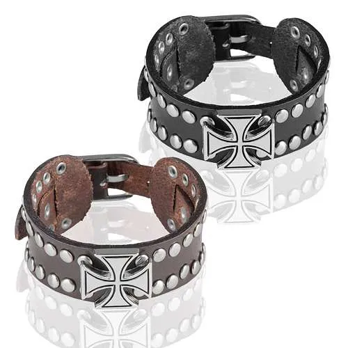 Lederarmband mit Nieten und Eisernen Kreuz