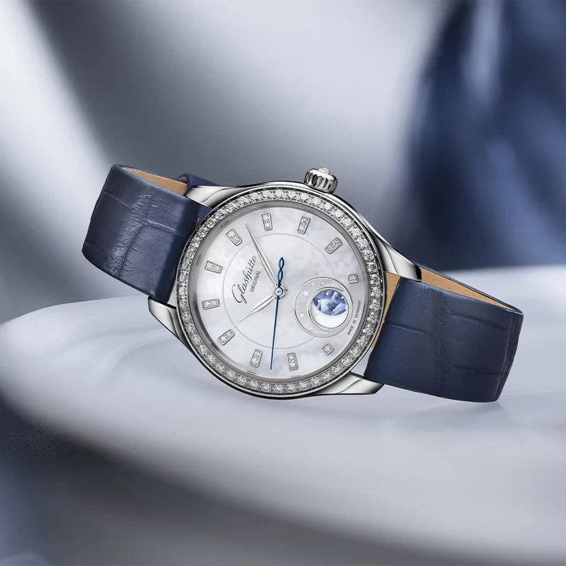Serenade Luna Diamond Automatic 32.5mm - White, Mother-of-Pearl on Leather Strap