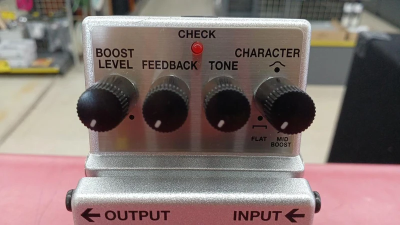 BOSS Effektpedal FB-2