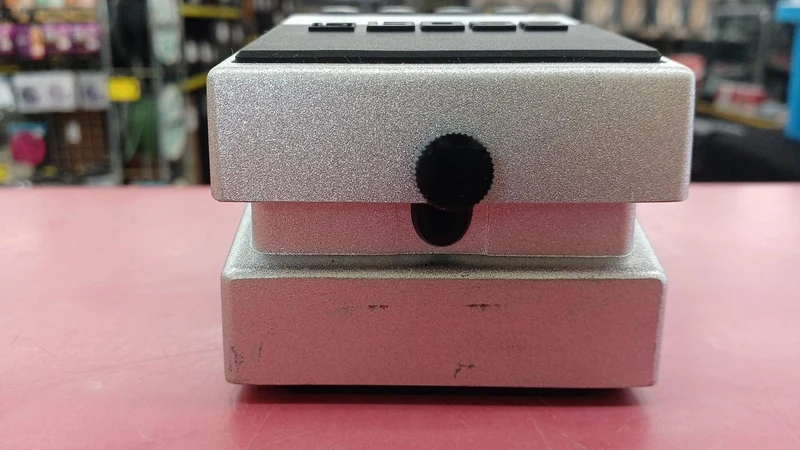 BOSS Effektpedal FB-2