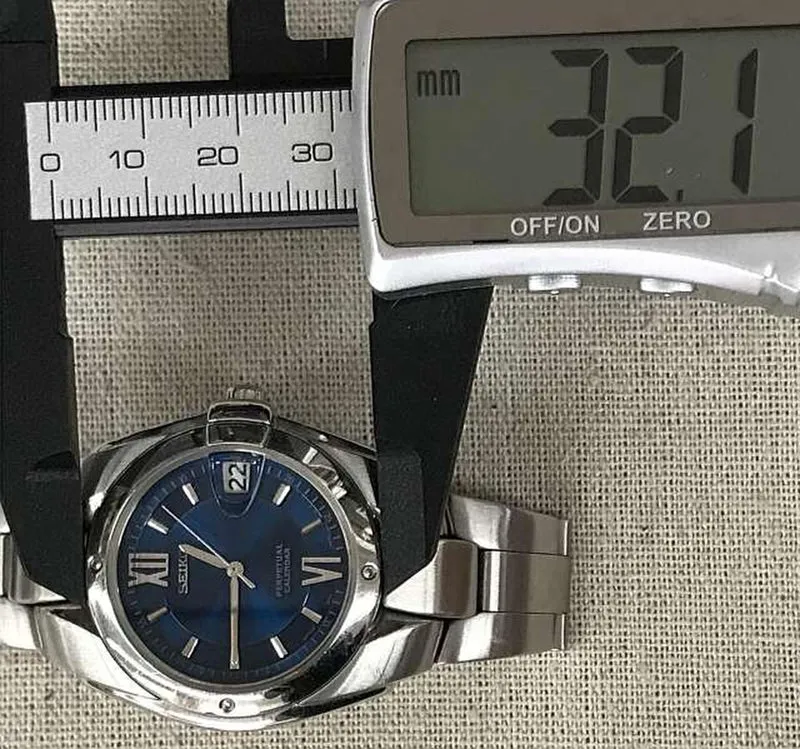 SEIKO (Delikatware) Quarzarmbanduhr 8F32-005A