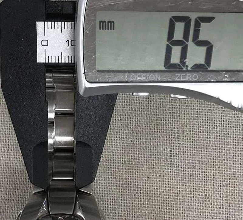 SEIKO (Delikatware) Quarzarmbanduhr 8F32-005A