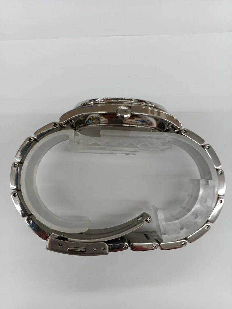 SEIKO Solar-Armbanduhr aus Titan V157-0BX0