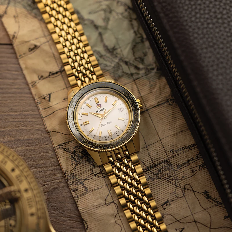 Captain Cook Over-Pole Limited Edition 39mm - Silver on Bracelet and Leather Strap