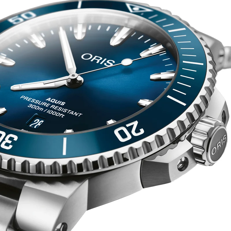 Aquis Date 43.5mm - Blue on Bracelet