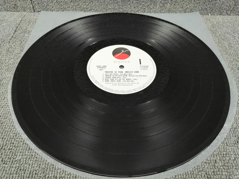 ELEKTRA Vinyl-Schallplatte MOTLEY CRUE / THEATER OF PAIN