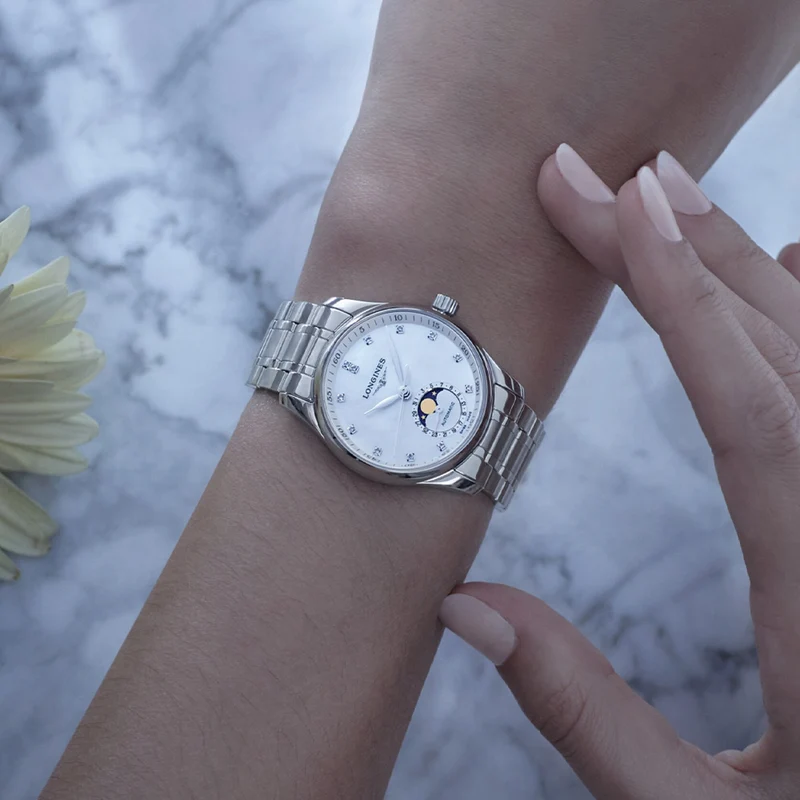 Master Collection Moonphase 34mm - White on Bracelet