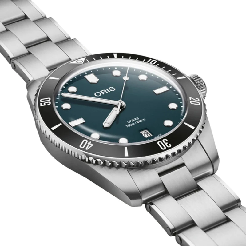 Divers Date 39mm - Blue on Bracelet