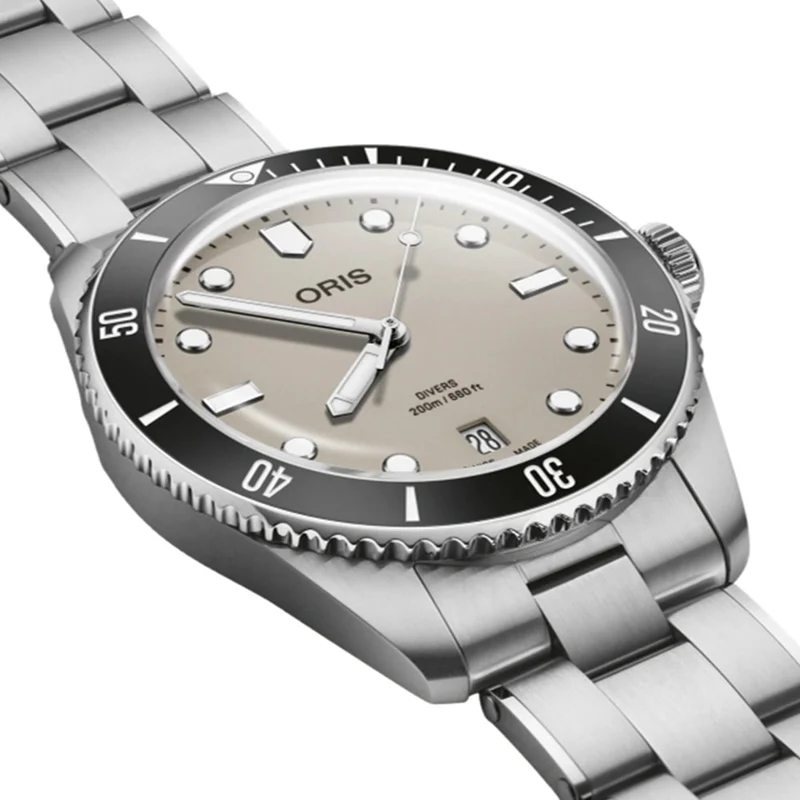 Divers Date 39mm - Beige on Bracelet
