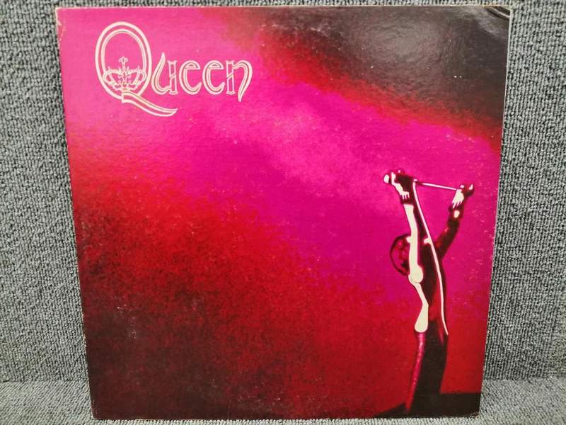 ELEKTRA Analog Record QUEEN/QUEEN