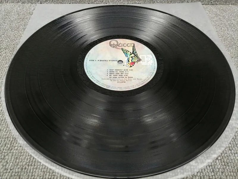 ELEKTRA Analog Record QUEEN/QUEEN