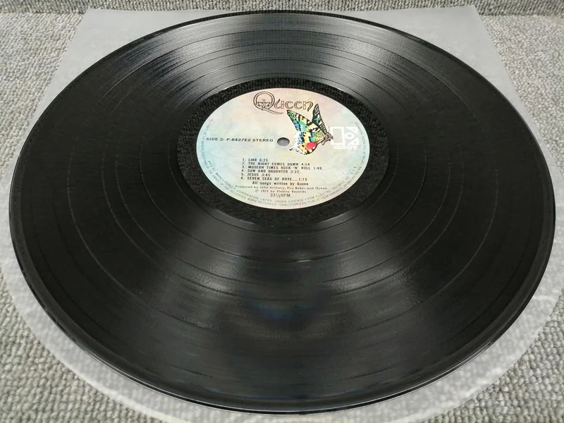 ELEKTRA Analog Record QUEEN/QUEEN