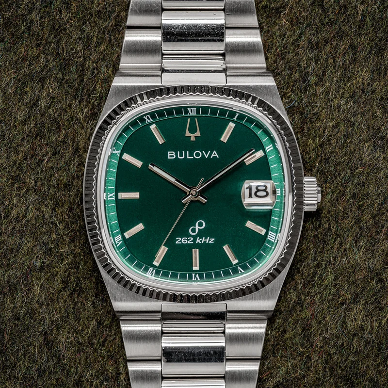 Super Seville HPQ Precisionist 37.5mm - Green on Bracelet