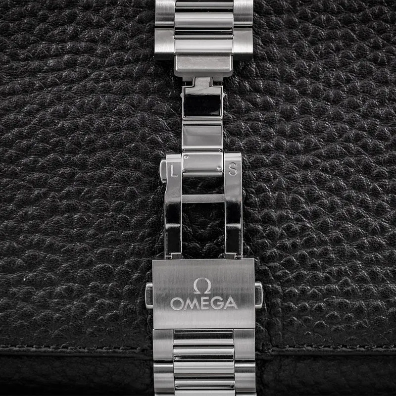 Seamaster Aqua Terra 150M 38mm - Lacquered Black on Bracelet