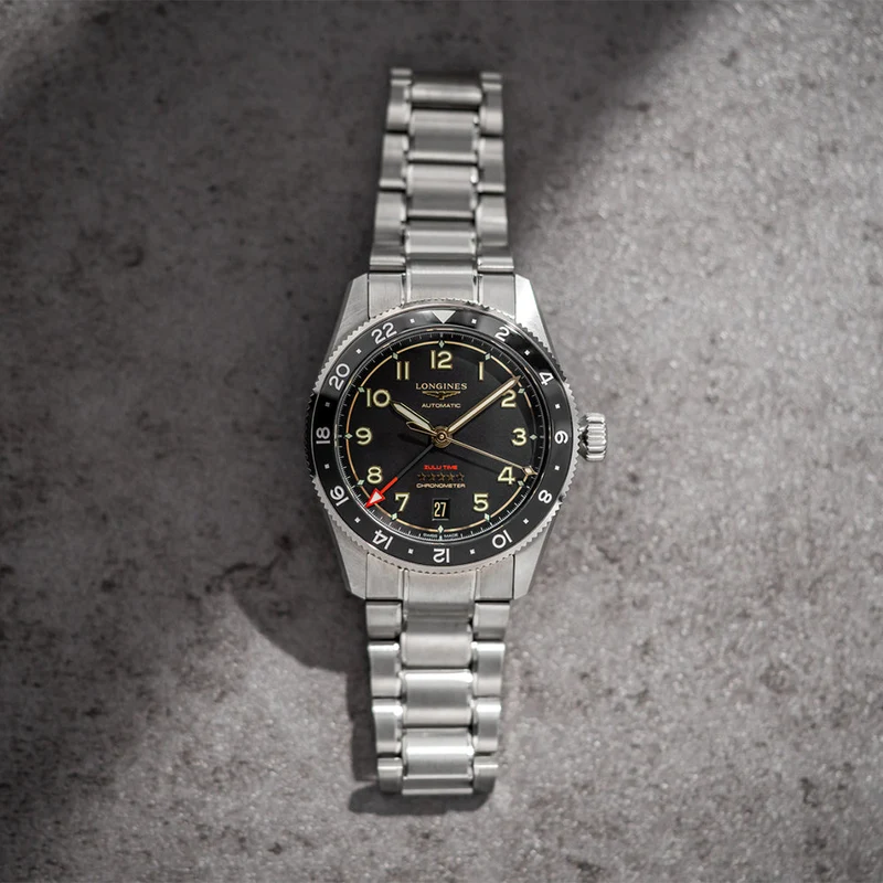Spirit Zulu Time Titanium 39mm - Anthracite on Bracelet