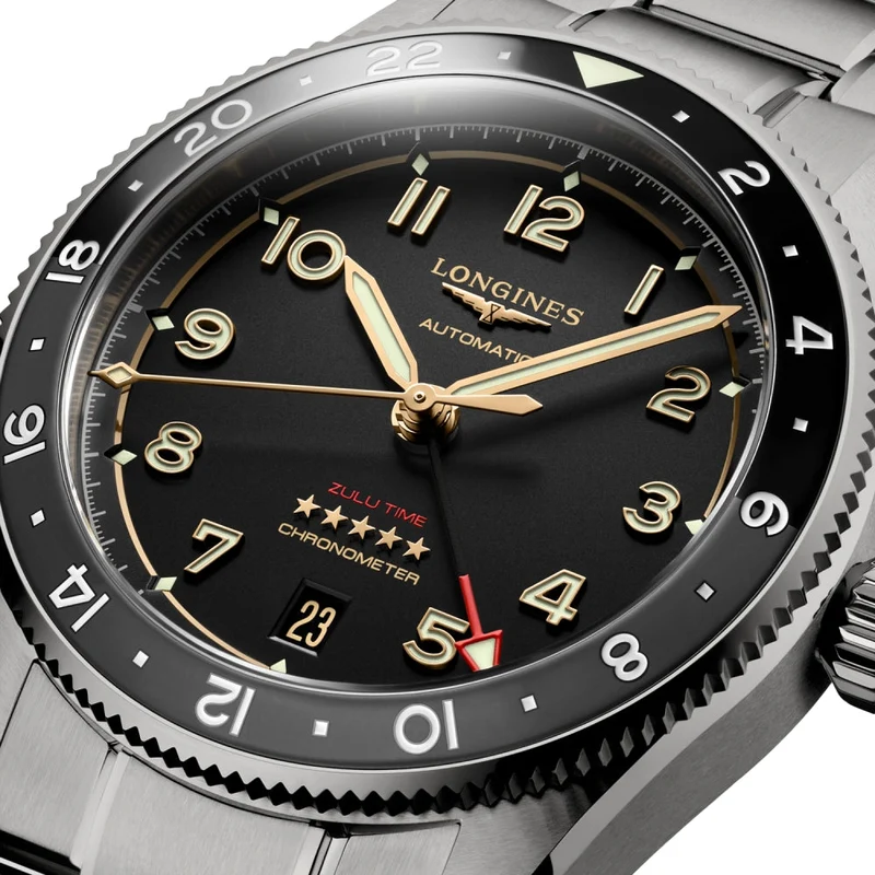 Spirit Zulu Time Titanium 39mm - Anthracite on Bracelet