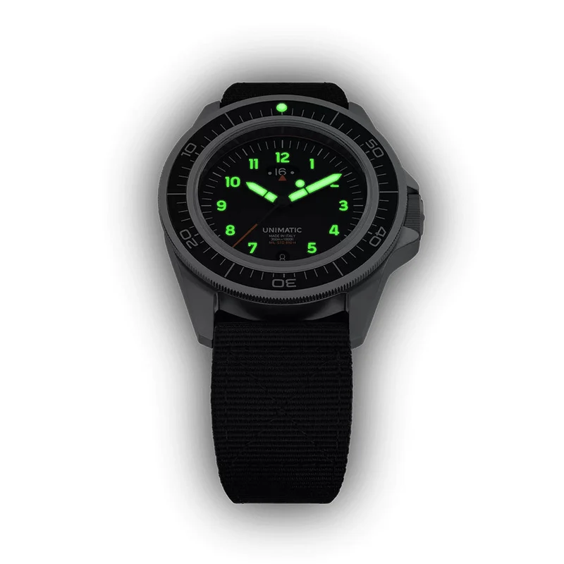 UT1-GMT Modello Uno Toolwatch 41.5mm - Black on Fabric Strap