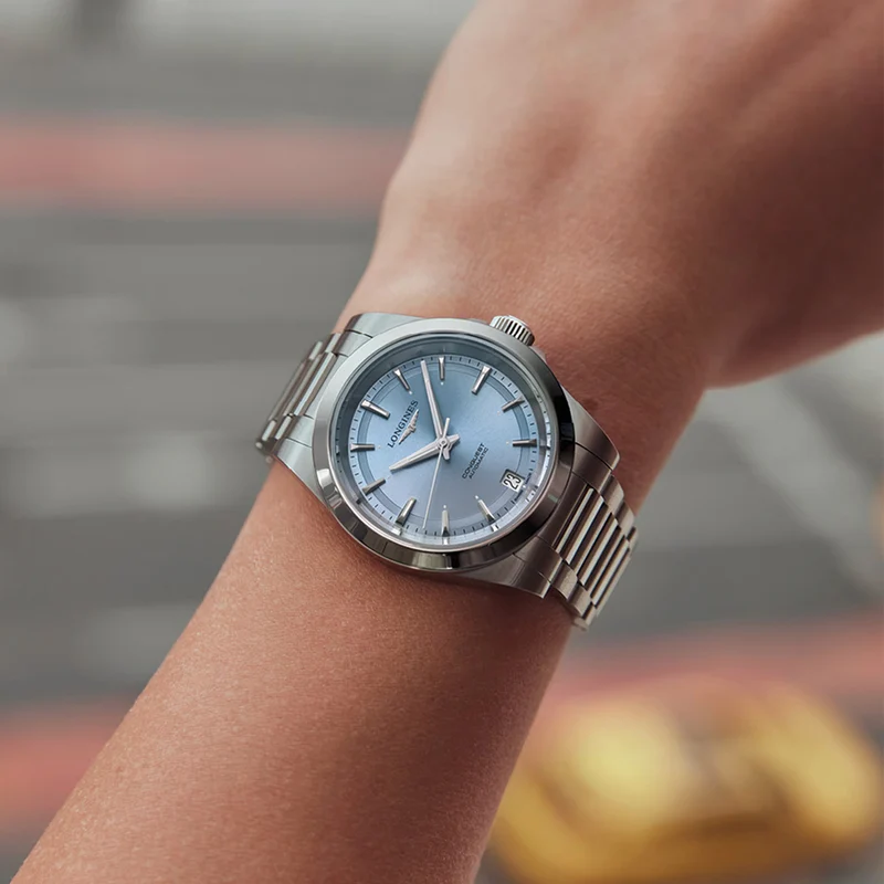 Conquest 34mm - Sunray Blue on Bracelet