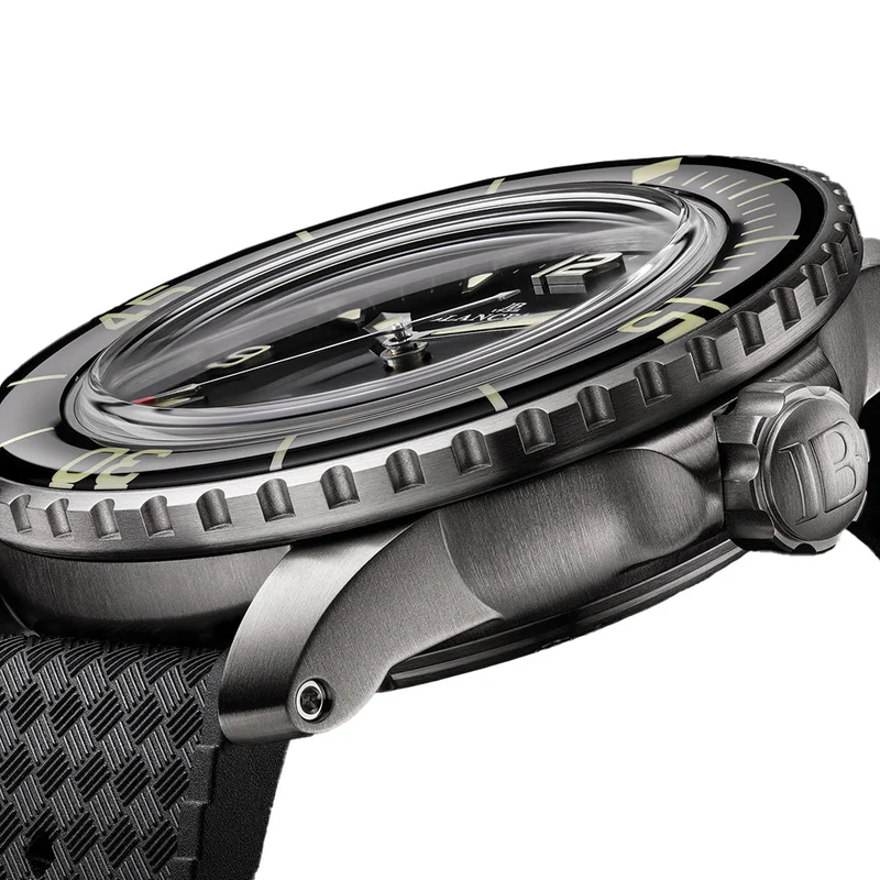 Fifty Fathoms Automatique Titanium 42.3mm - Black on Tropic Rubber Strap