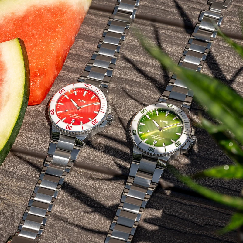 Aquis Date Taste of Summer 41.5mm - Green on Bracelet