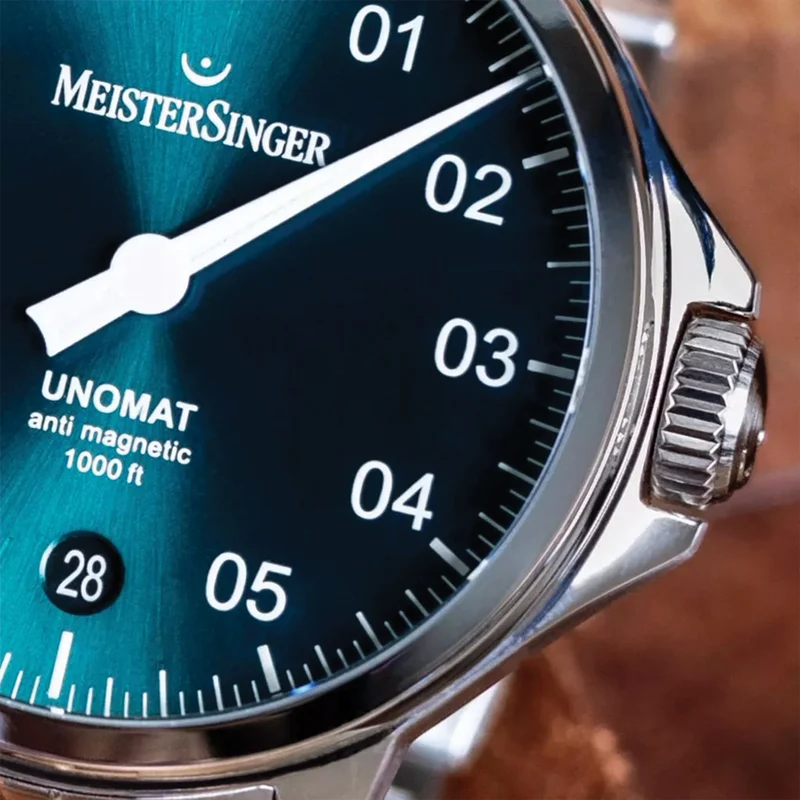 Unomat Automatic 43mm - Sunburst Medium Green on Bracelet