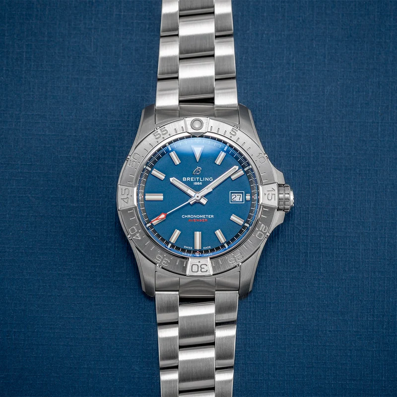 Avenger Automatic 42mm - Blue on Bracelet