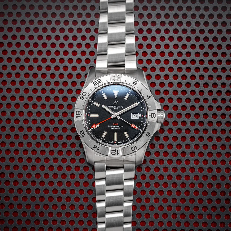 Avenger Automatic GMT 44mm - Black on Bracelet