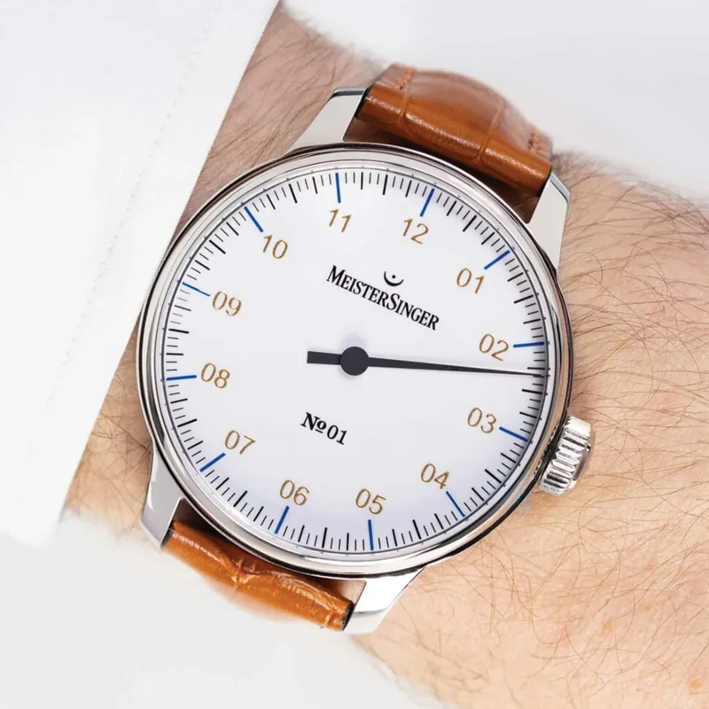 №01 43mm - White on Leather Strap